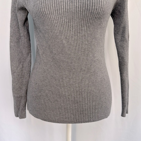 ❤️3/$30 Adika Turtleneck Sweater - Picture 3 of 8